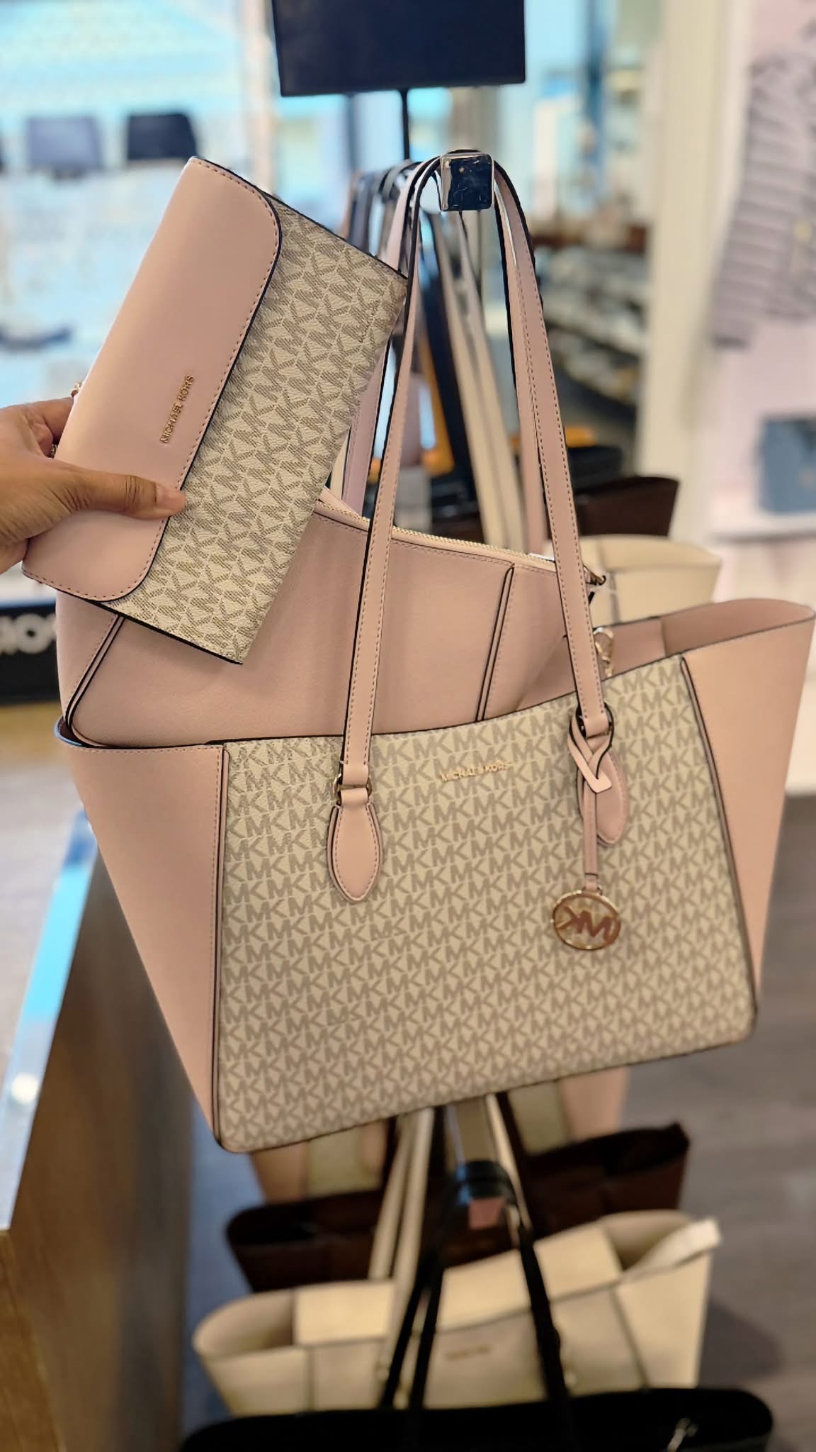 Most demanding MK collection ❤️ original Mk tot bags